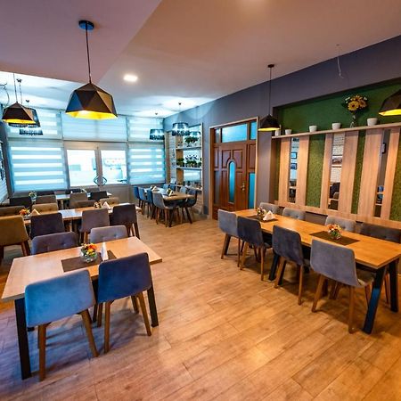 Hotel Oasis Gnojnice ภายนอก รูปภาพ