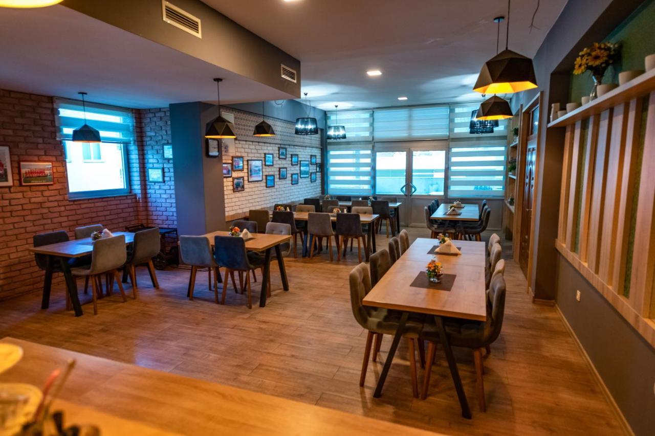 Hotel Oasis Gnojnice ภายนอก รูปภาพ