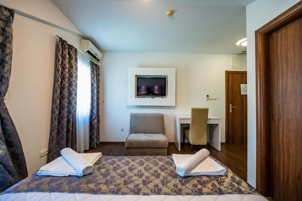 Hotel Oasis Gnojnice ภายนอก รูปภาพ