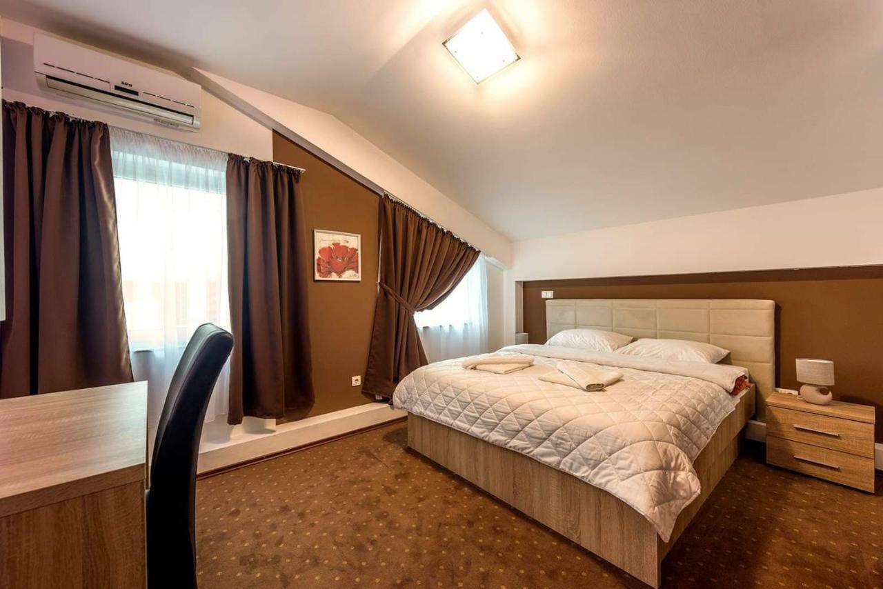 Hotel Oasis Gnojnice ภายนอก รูปภาพ